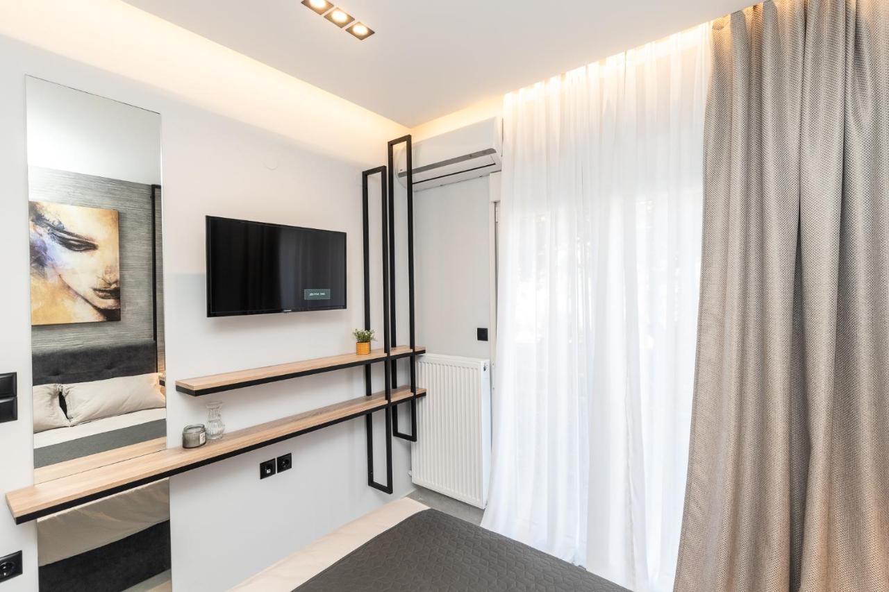 Zealot Apartment *
